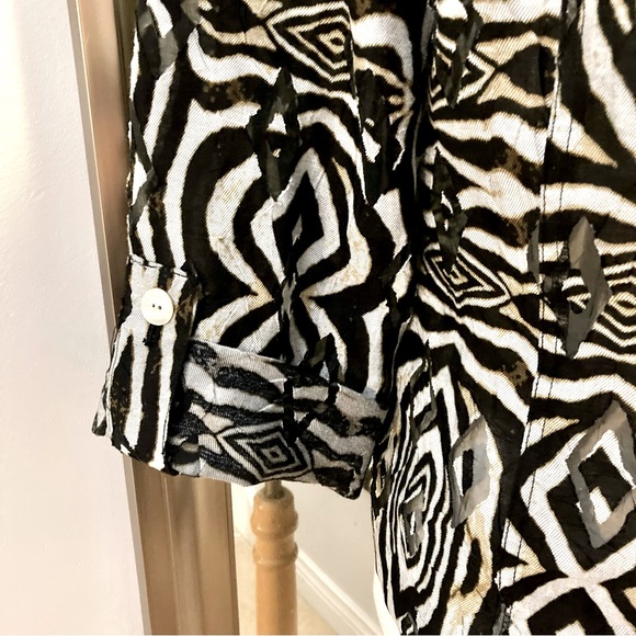 Shear burnout zebra patterned jacket - Picture 4 of 10